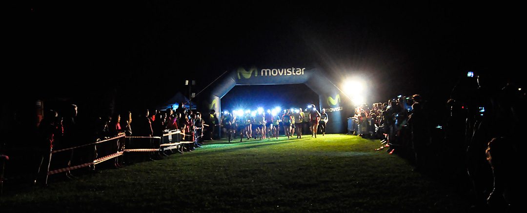 La carrera nocturna reunió a cerca de un centenar de corredores que completaron los 5 Km de recorrido bajo la luz de la luna llena